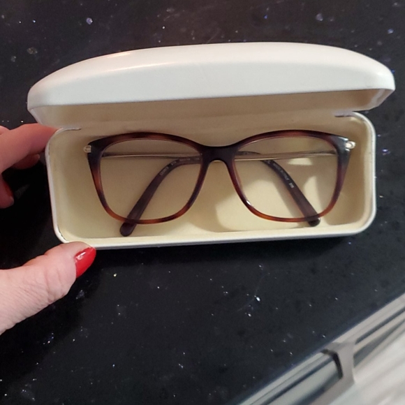 Chloe frames. - Picture 1 of 9